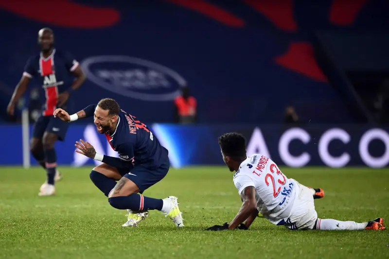 德约科维奇焦点对战，大坂直美与50激战巴黎圣日耳曼分钟，战术调整胜负难料！引发球迷热议的简单介绍-开云